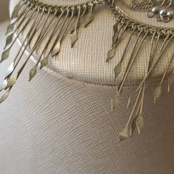 Metal earings - Picture 4 of 4